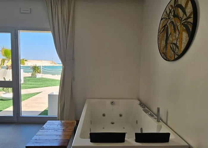 Hotel Dada And Sea *