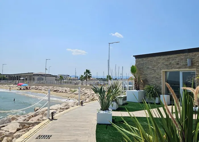 Hotel Dada And Sea *