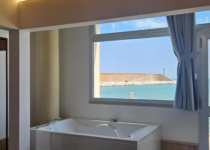 Hotel Dada And Sea *